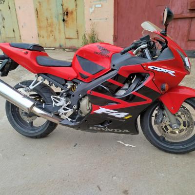 Honda CBR 600 F4i